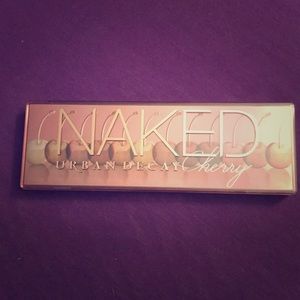 Urban Decay Naked Cherry Eyeshadow Palette